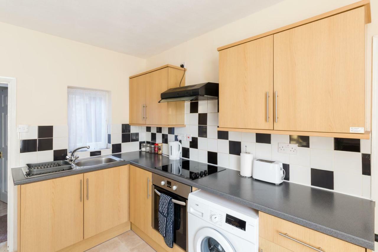 Well Presented 2 Bedroom House - Sleeps Four 利明顿 外观 照片